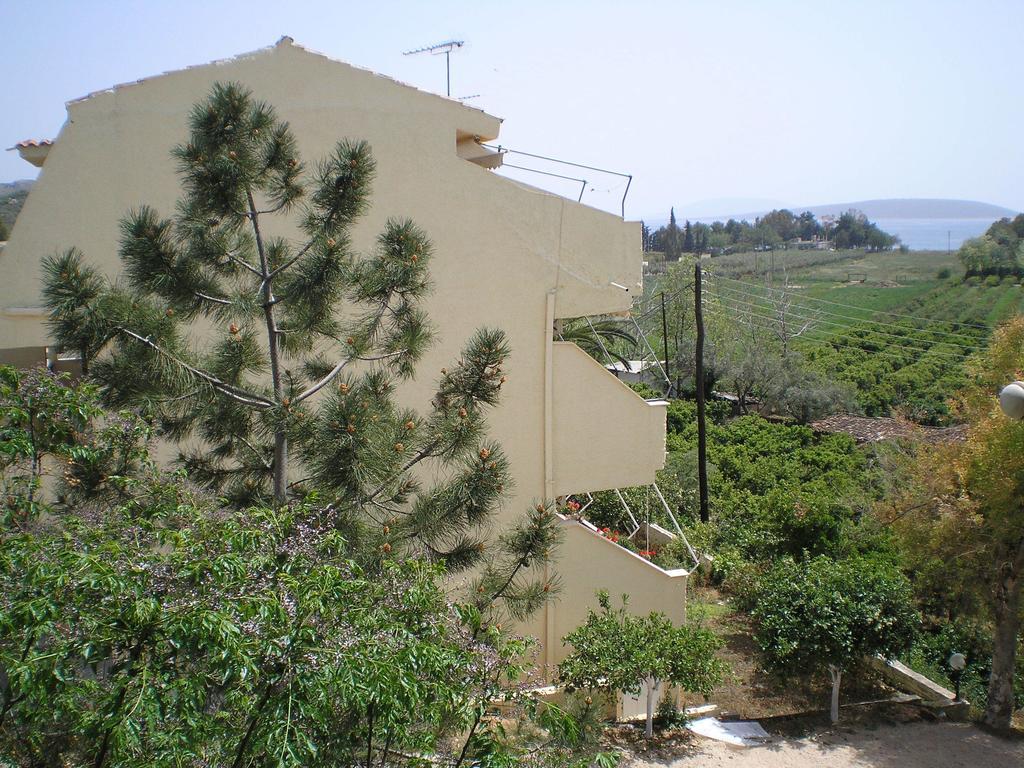 Christina Apartments Drepano  Bilik gambar
