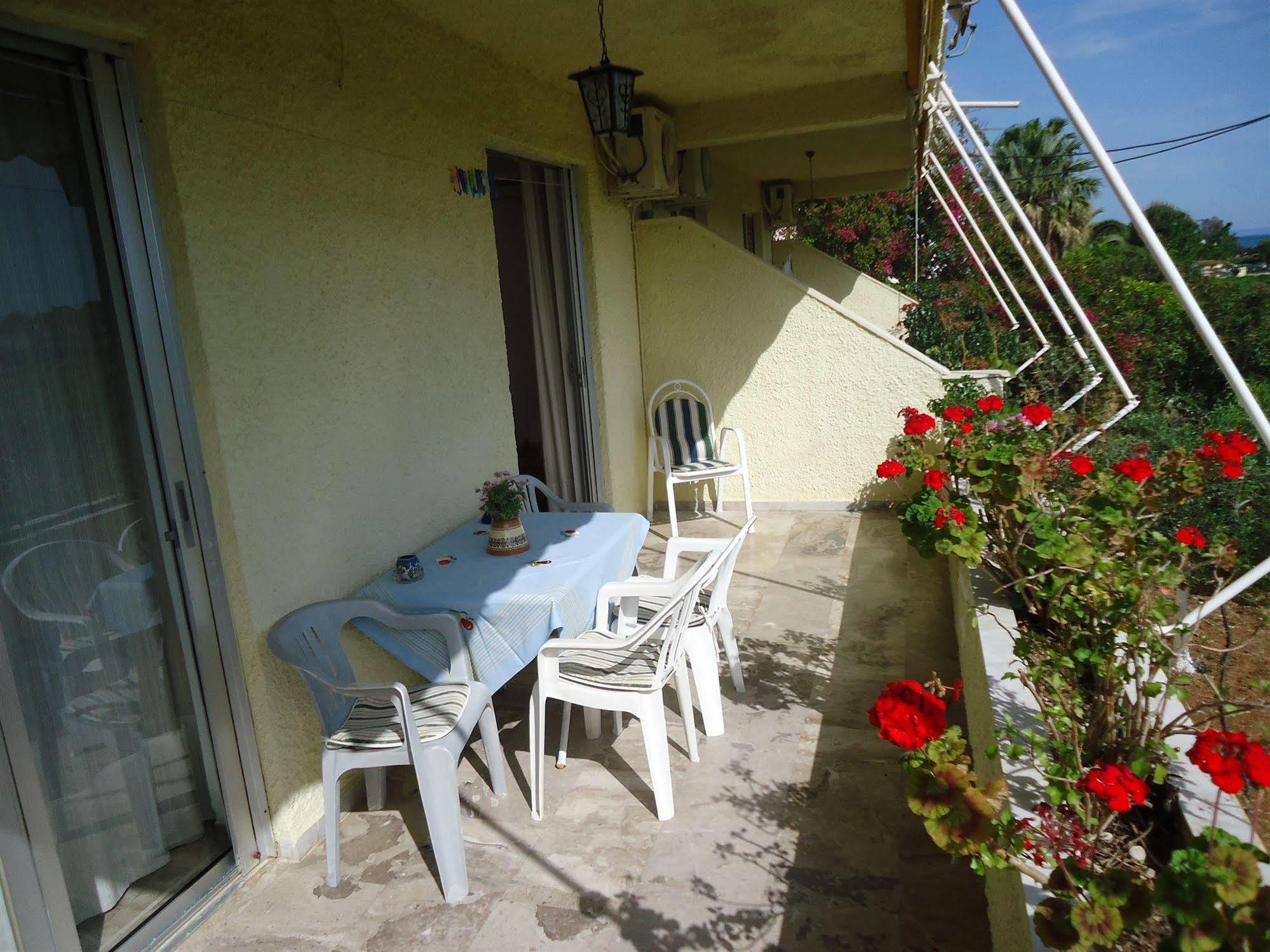 Christina Apartments Drepano  Luaran gambar